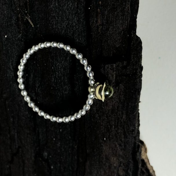 Bolletjesring met geelgouden kuip en peridot - Afbeelding 2