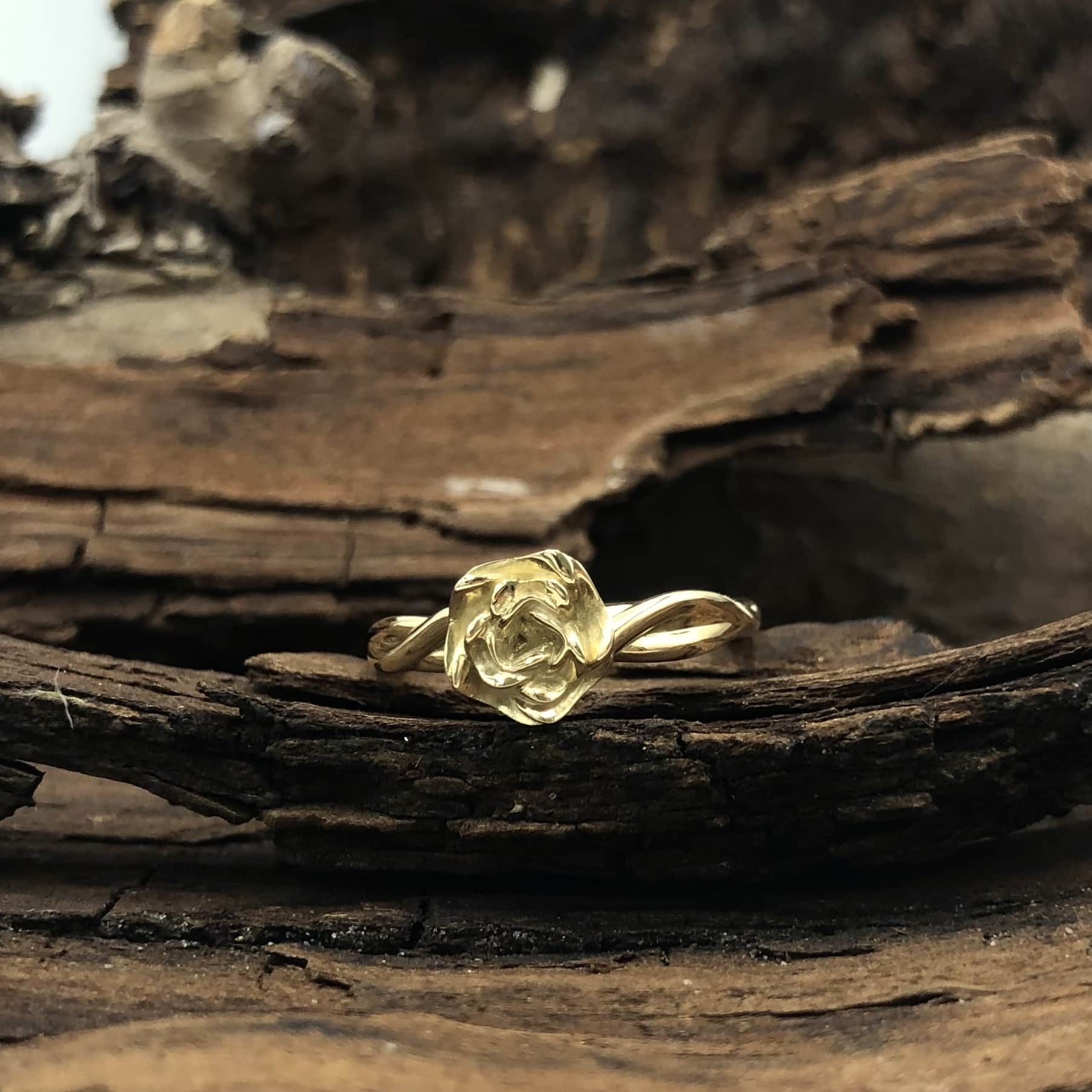 gouden botanische roos bloem statement ring