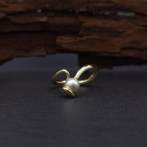 gouden ring met kleine parel