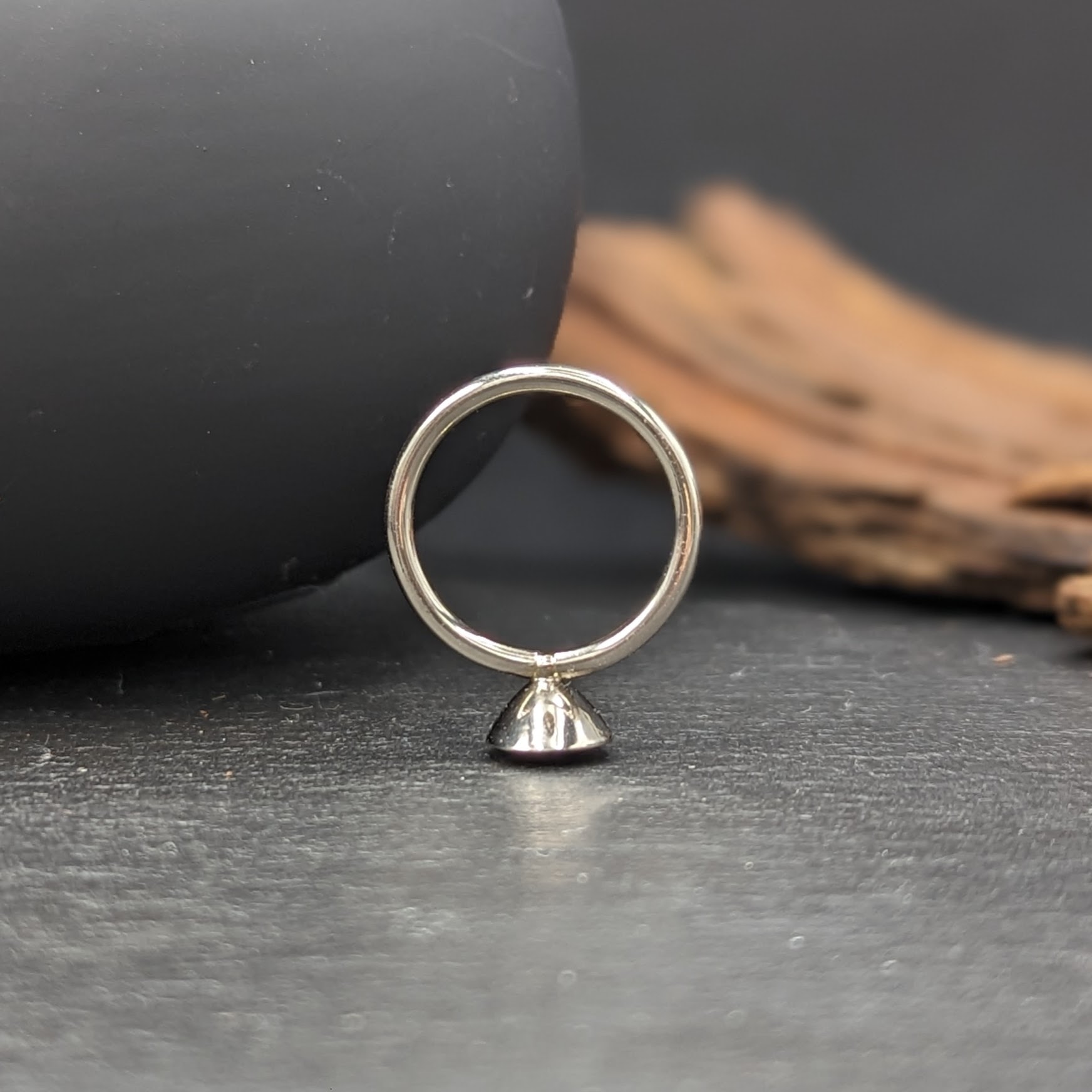 witgouden ring met rookkwarts