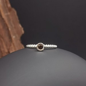 ring met bruine steen