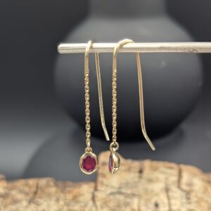 Swinging Stones Robijn