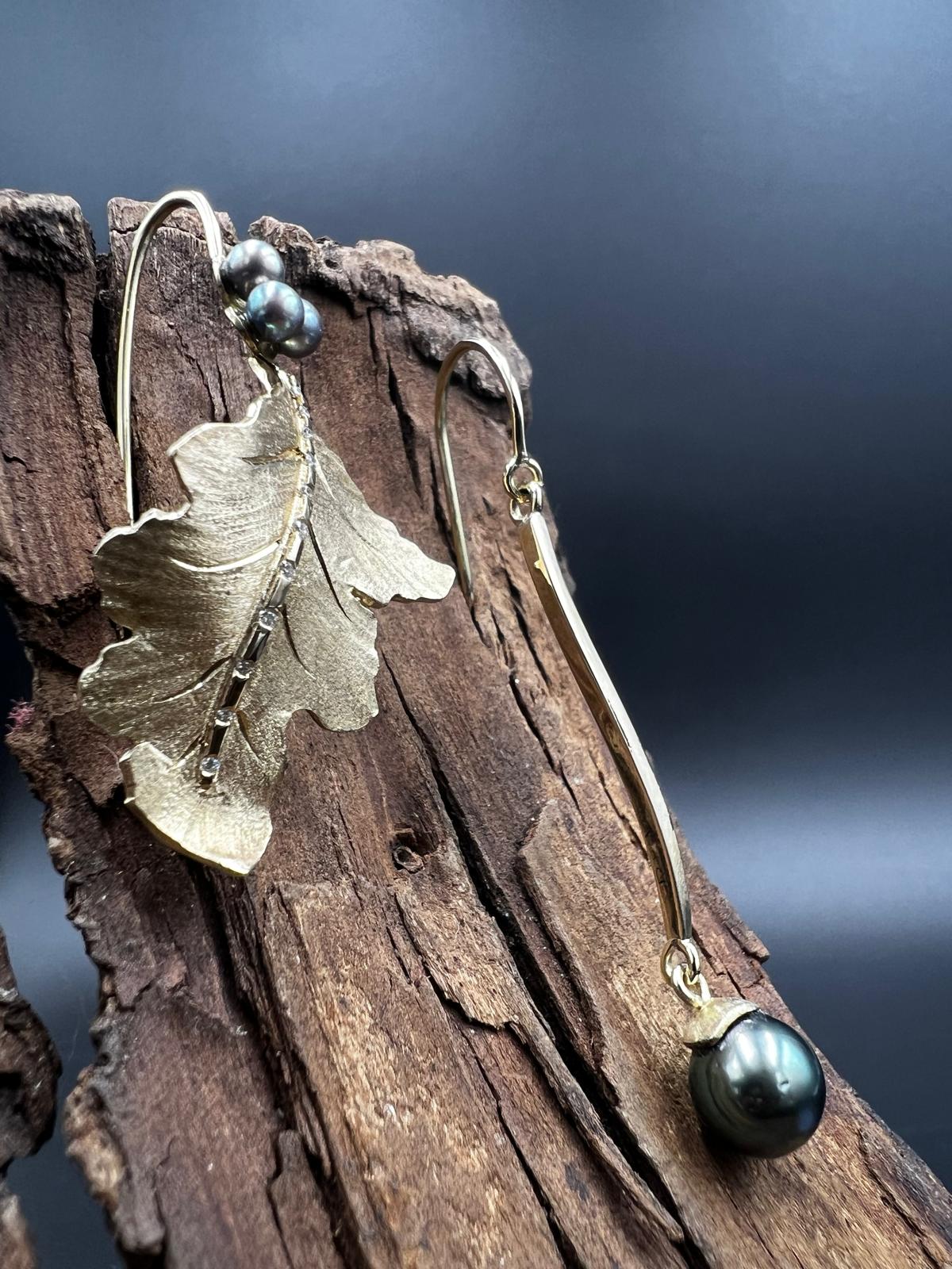 Geelgouden Oorbellen met briljant en parel