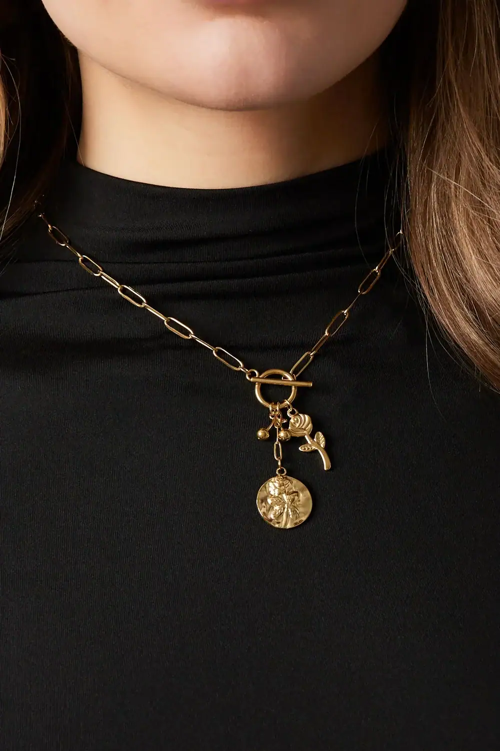 Ketting Sleeping Rose oud om nek