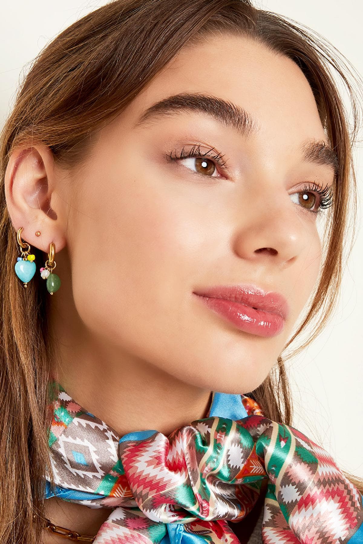 Oorbellen met kleurrijke bungelende kraal - Afbeelding 6