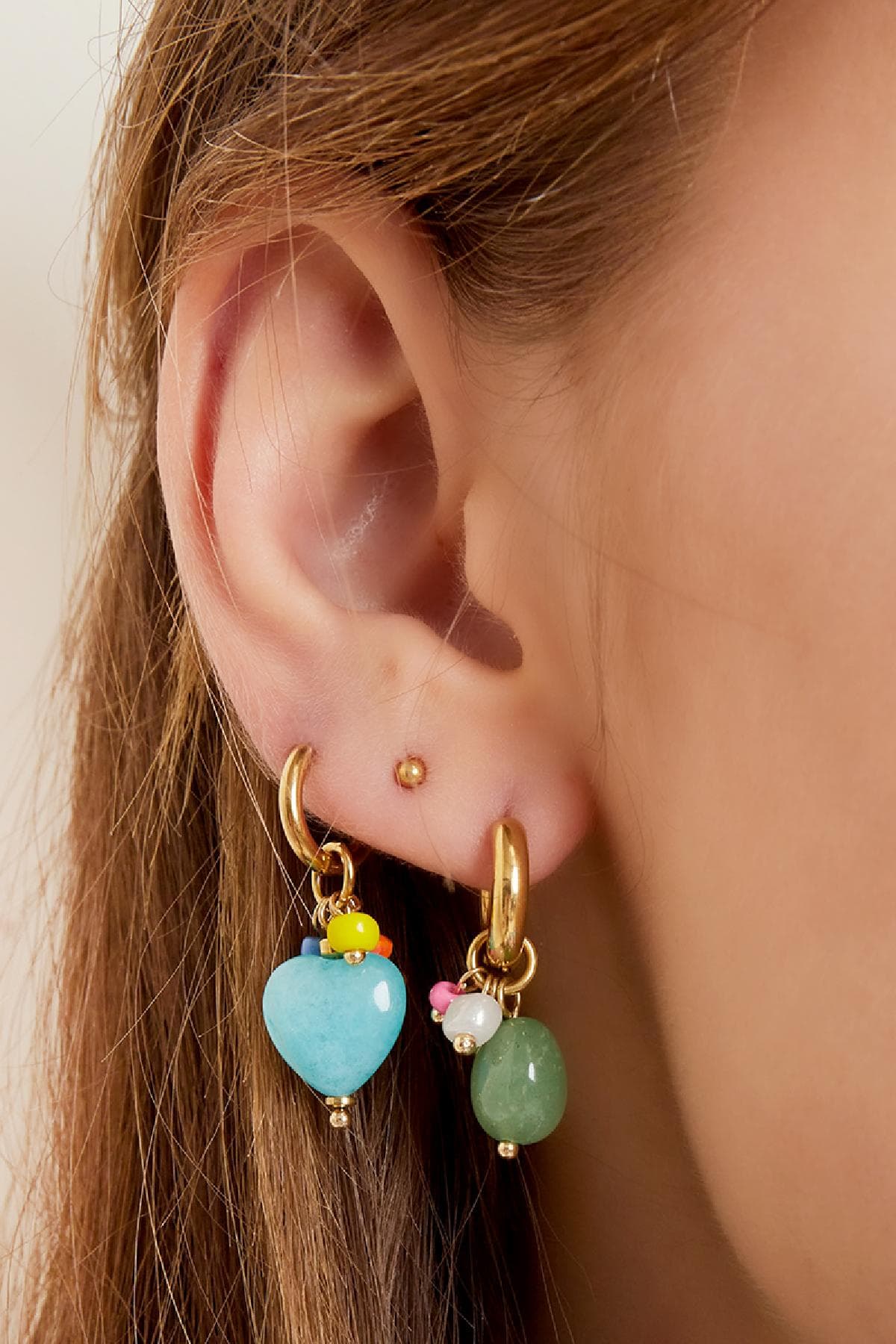 Oorbellen met kleurrijke bungelende kraal - Afbeelding 3