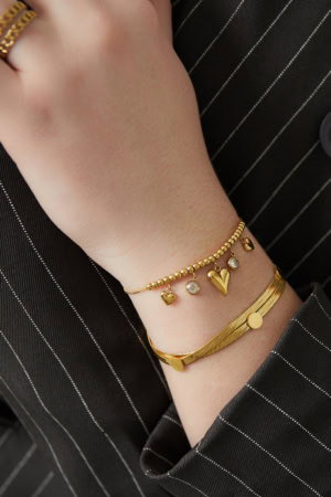 Gleaming Heart armband om pols