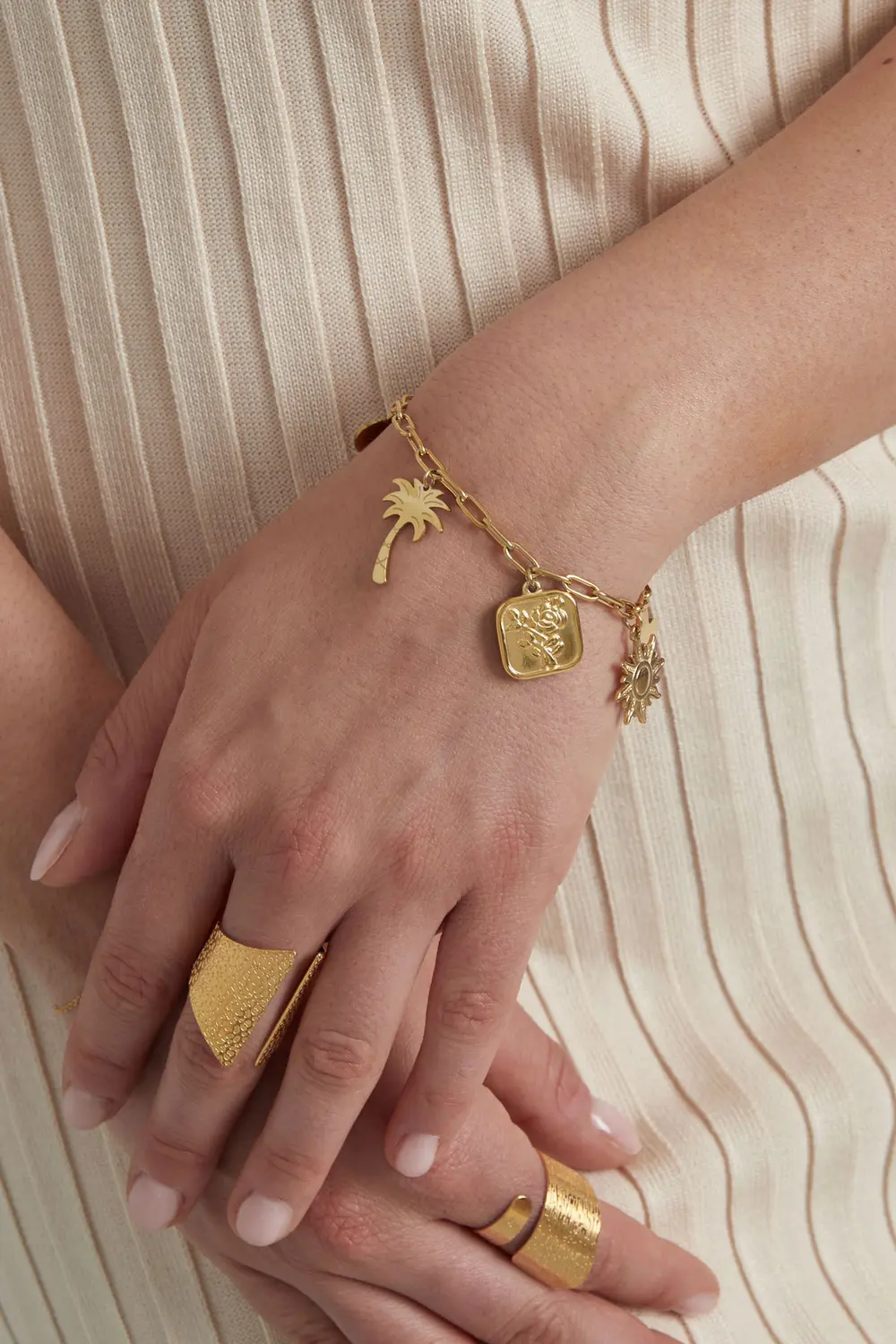 Bedelarmband Retro Summer Goud om pols