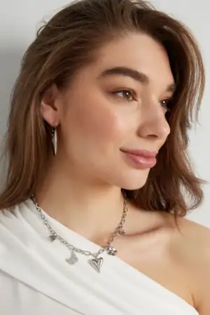 Bedelketting Natural Love – Zilver om nek