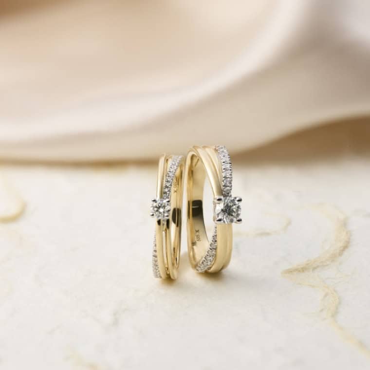 Miss Elegant Xpression medium solitaire ring met pavé geelgoud - Afbeelding 4