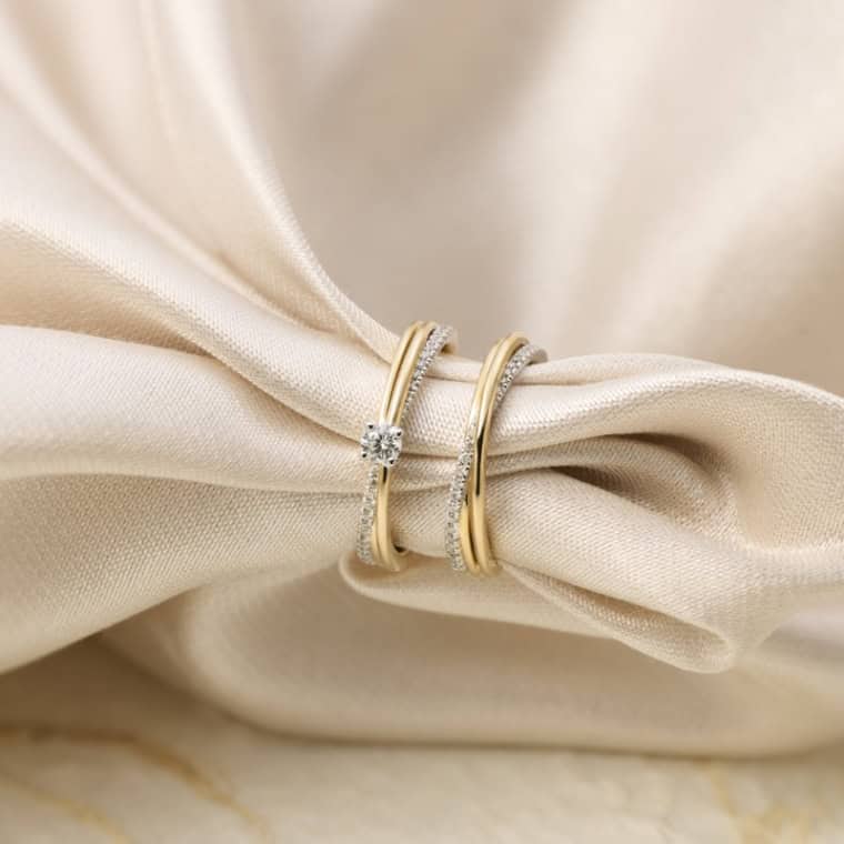 Miss Elegant Xpression small solitaire ring met pavé geelgoud - Afbeelding 2