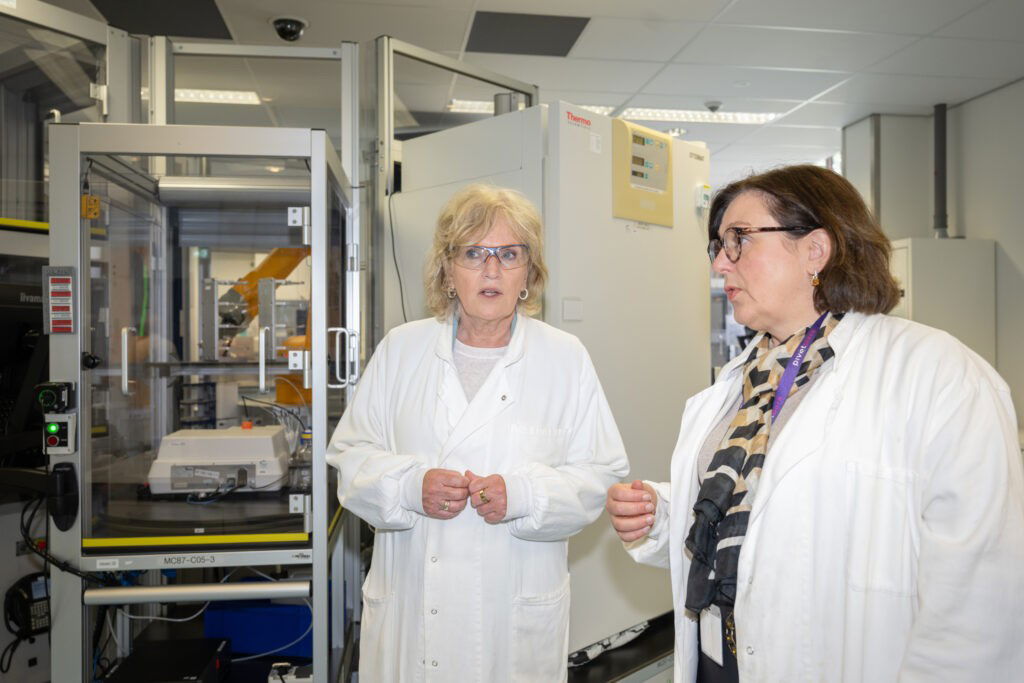 Minister of Healtcare visiting the uHTS setup at Pivot Park Screening Centre