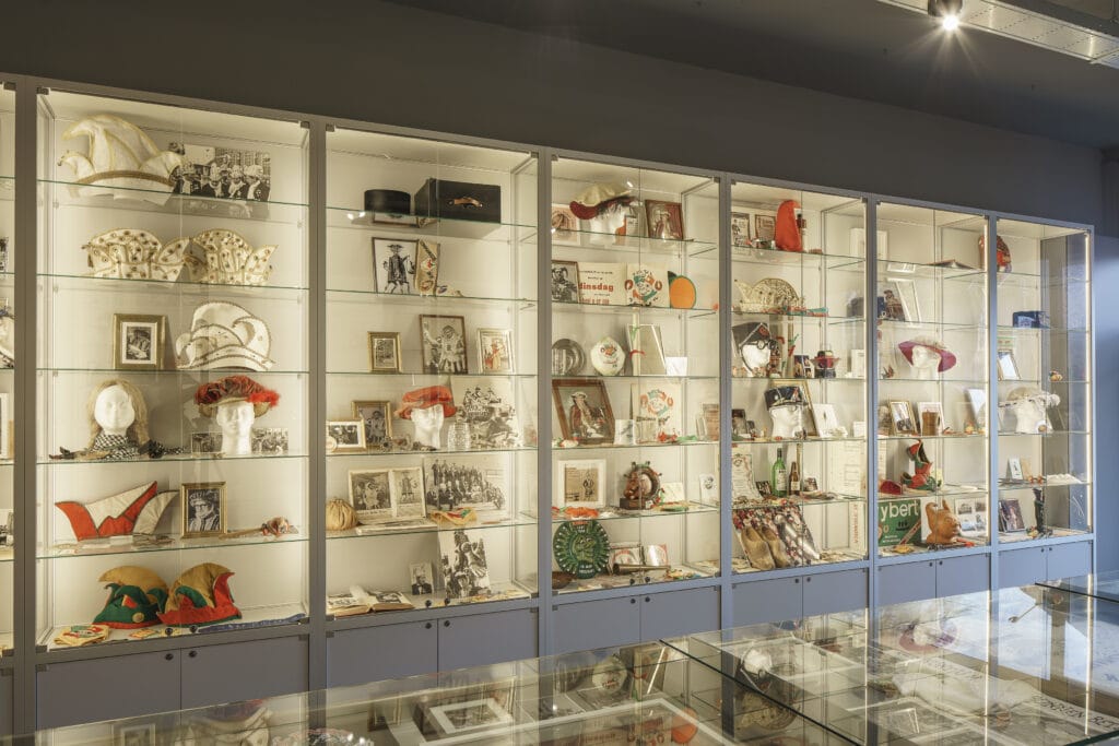 museum vitrines Oosterhout