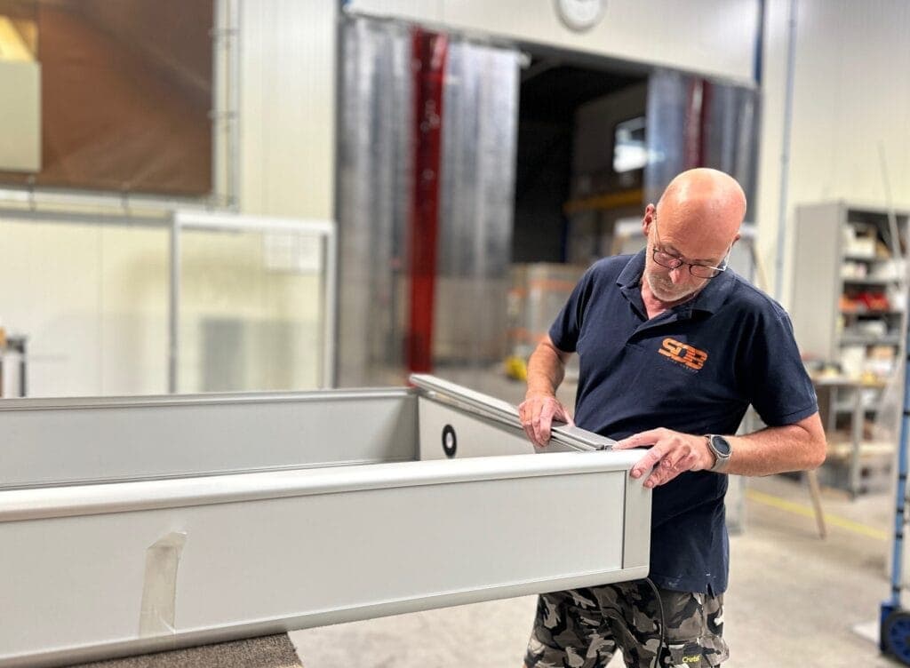 Vakmanschap SDB Vitrinebouw in beeld