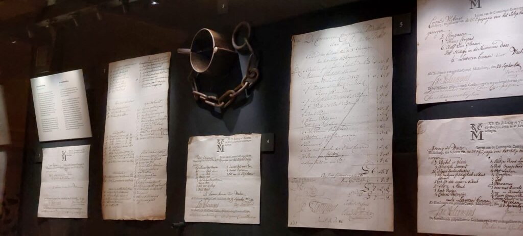 tentoonstellingsvitrines zeeuws archief