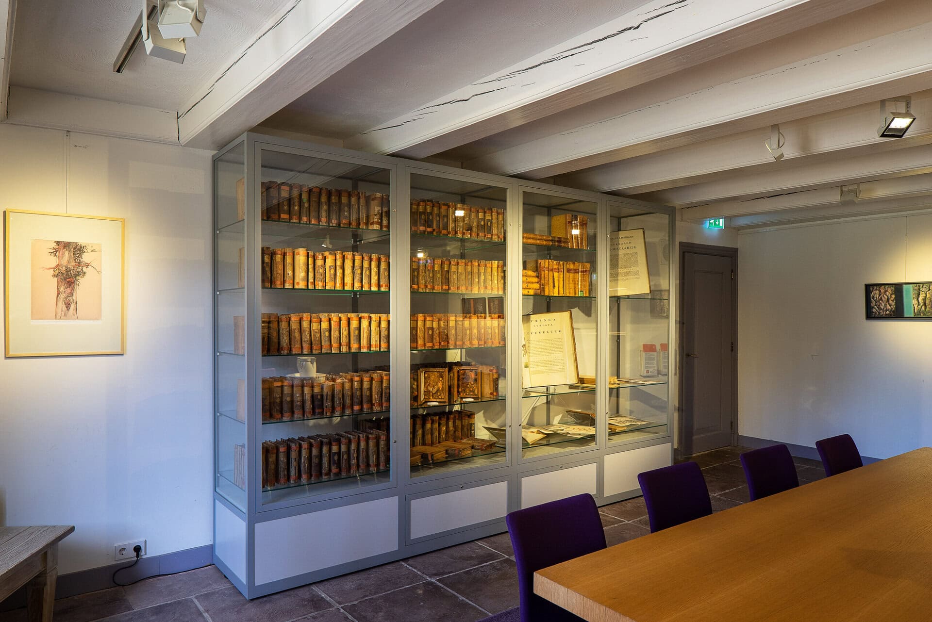 dust proof cabinet Kasteel Groeneveld Baarn