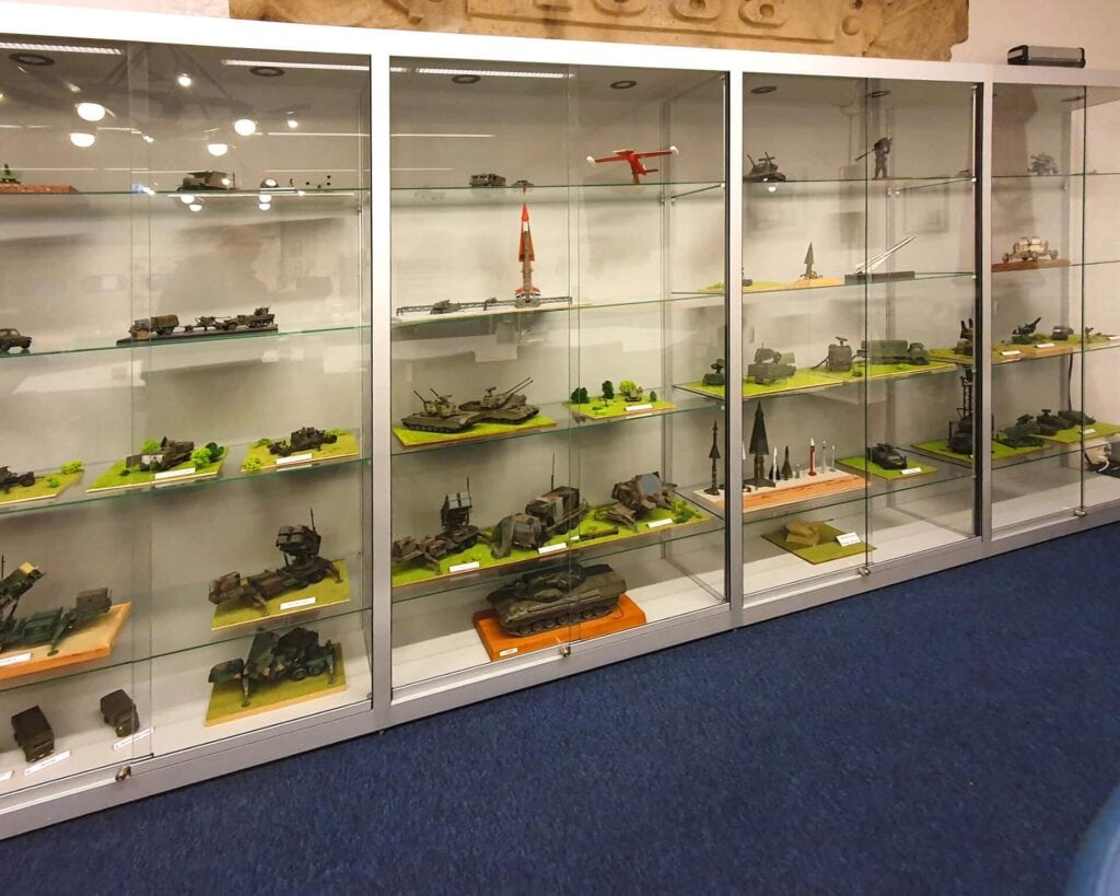 display case story cannons rockets