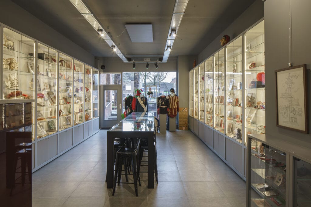 museum vitrines oosterhout