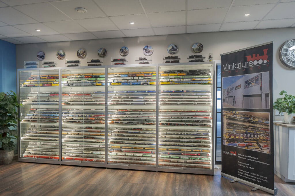vitrines voor modeltreinen