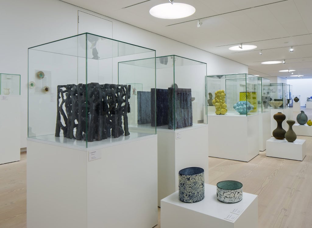 sokkelvitrine museum sdb vitrinebouw clay museum denmark