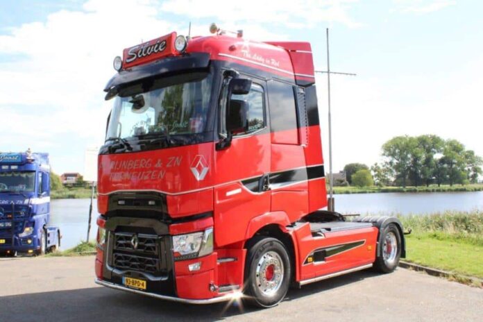 ARTNR 01-3636 RENAULT TRUCKS T HIGH 4X2 F.L. RIJNBERG EN ZN € 110,00