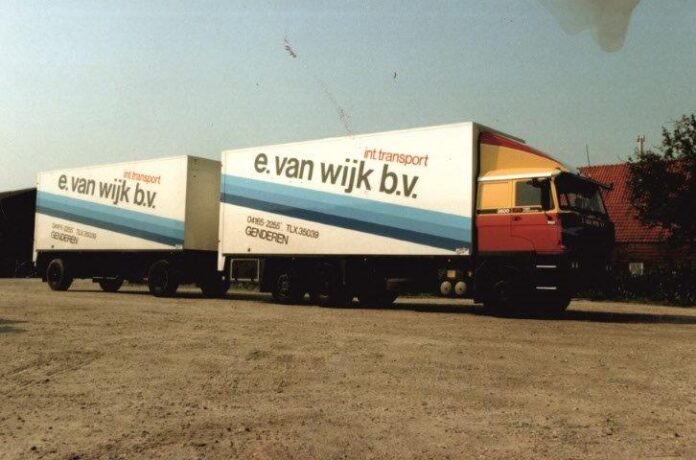 E. VAN WIJK - DAF  3600 MOTORWAGEN MET SCHAMELAANHANGER - Afbeelding 2