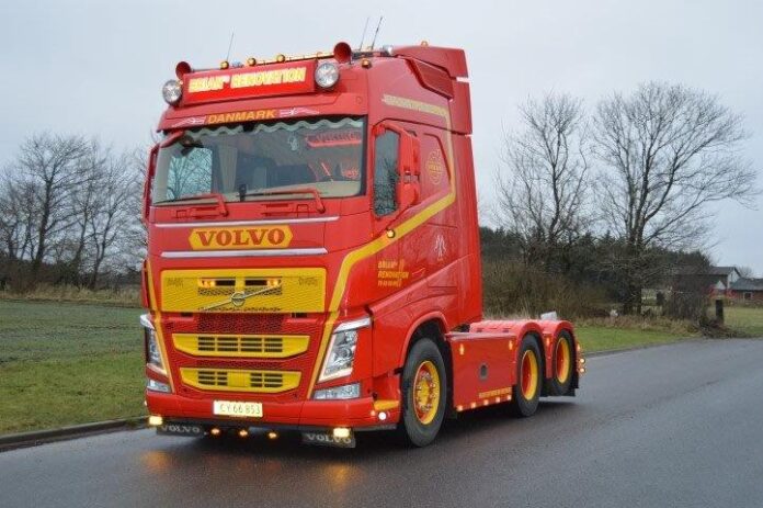 83793 VOLVO FH 04  GLOBETROTTER 6X2 - BRIANS RENOVATION - Afbeelding 6