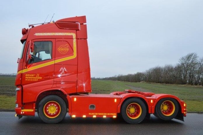 83793 VOLVO FH 04  GLOBETROTTER 6X2 - BRIANS RENOVATION - Afbeelding 5