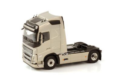 premium-line-volvo-fh5-globetrotter-4x2