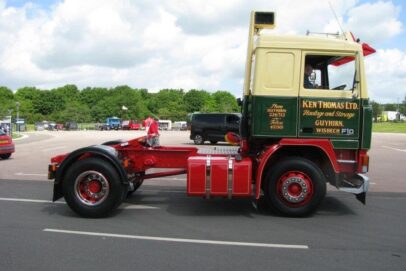 VOLVO F 10 4X2  CLASSIC SCHUIF ZEILEN  TRAILER  3AXLE KEN THOMAS LTD