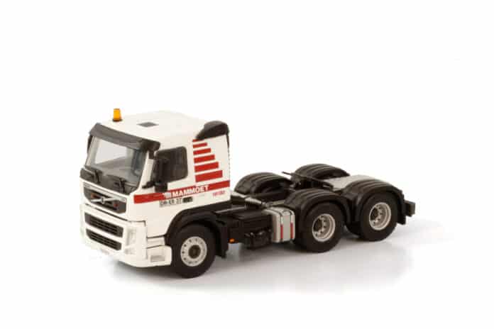 mammoet-volvo-fm3-sleeper-cab-6x4