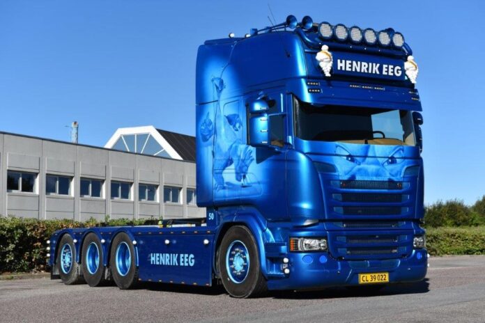 SCANIA R STREAMLINE TOPLINE 8X2 MET HAAKARM  HENRIK EEG - ICE AGE