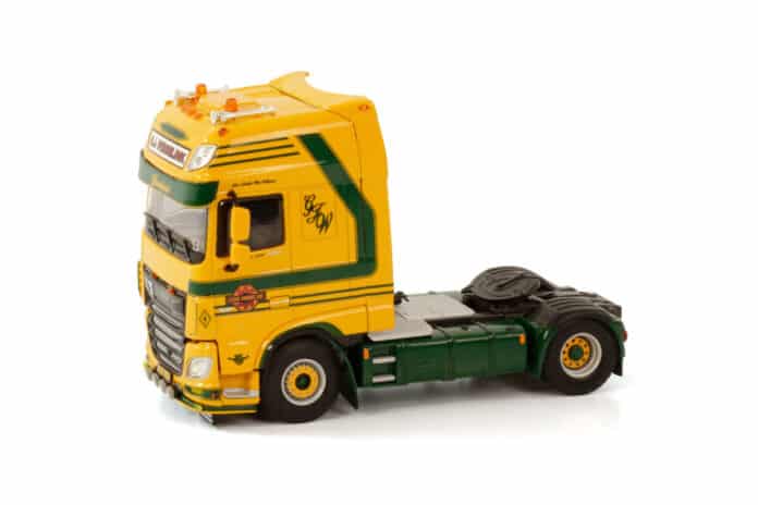 G.J. WIBBELINK; DAF XF SUPER SPACE CAB MY 2017 4X2 - Afbeelding 2