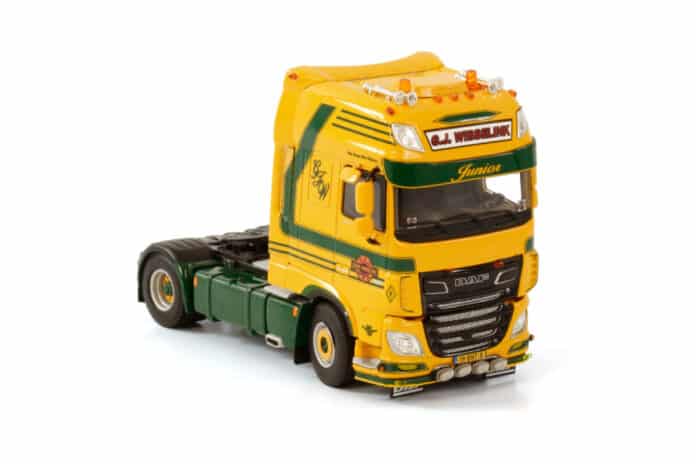 G.J. WIBBELINK; DAF XF SUPER SPACE CAB MY 2017 4X2