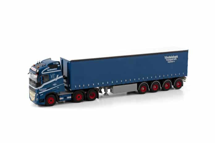 VINDELSBAEK; VOLVO FH5 GLOBETROTTER 6X2 TWIN STEER CURTAINSIDE TRAILER - 4 AXLE