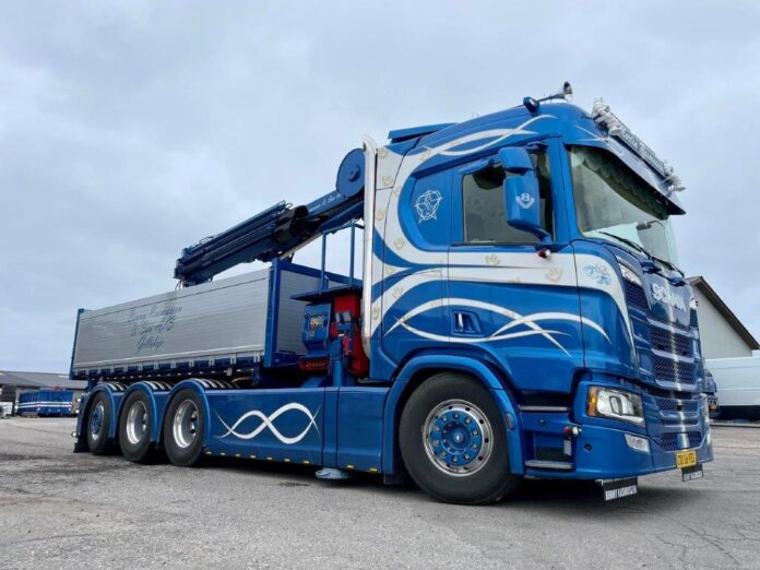 SCANIA R-SERIE HIGHLINE MOTORWAGEN MET HMF KRAAN   MORTEN RASMUSSEN CUSTOM TOOLING - Afbeelding 2