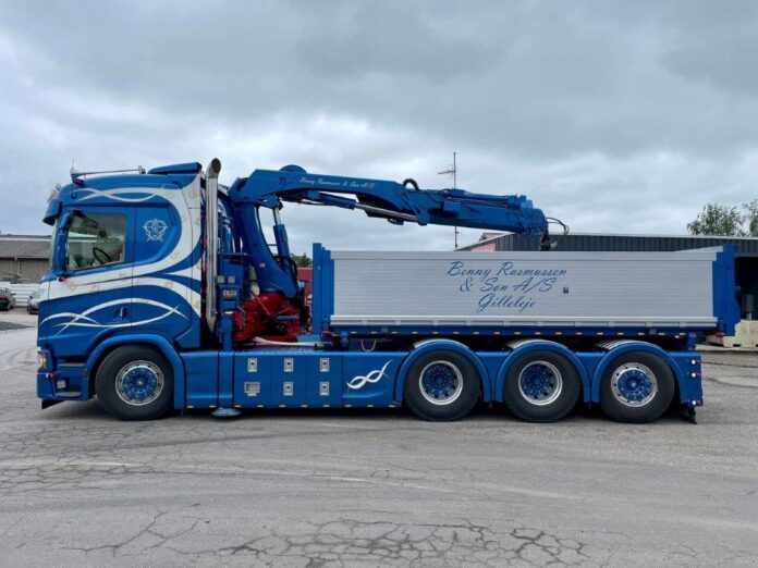 SCANIA R-SERIE HIGHLINE MOTORWAGEN MET HMF KRAAN   MORTEN RASMUSSEN CUSTOM TOOLING - Afbeelding 3