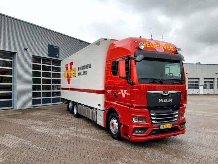MAN  TGX GX MOTORWAGEN MET 2 ASSIGE WIPKAR   VELTHOVEN - Afbeelding 3