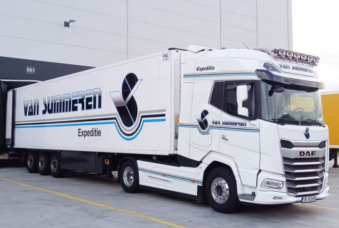 VAN SUMMEREN; DAF XG+ 4X2 REEFER TRAILER - 3 AXLE