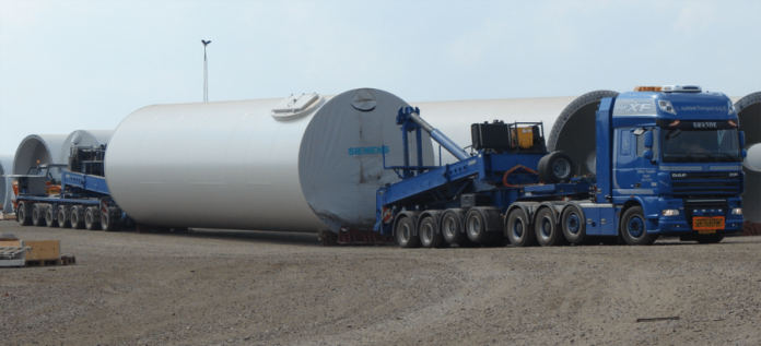 RAHBEK; DAF XF 105 SUPER SPACE CAB 8X4 MEGA WIND MILL TRAILER WITH 4 AXLE DOLLY - 7 AXLE - Afbeelding 3
