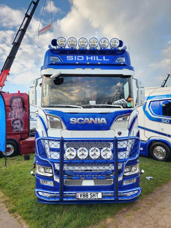 SCANIA NEXT GEN S-SERIE HIGHLINE MET 3 ASSIGE SCHUIFZEILEN