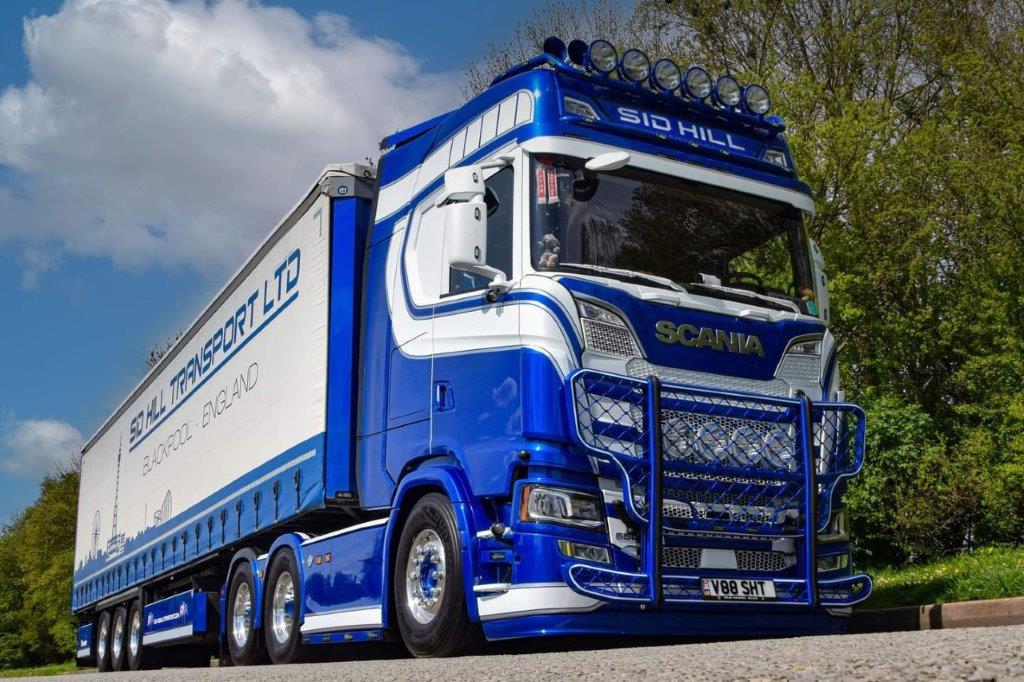 SCANIA NEXT GEN S-SERIE HIGHLINE MET 3 ASSIGE SCHUIFZEILEN
