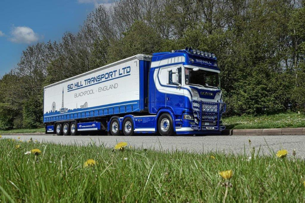 SCANIA NEXT GEN S-SERIE HIGHLINE MET 3 ASSIGE SCHUIFZEILEN