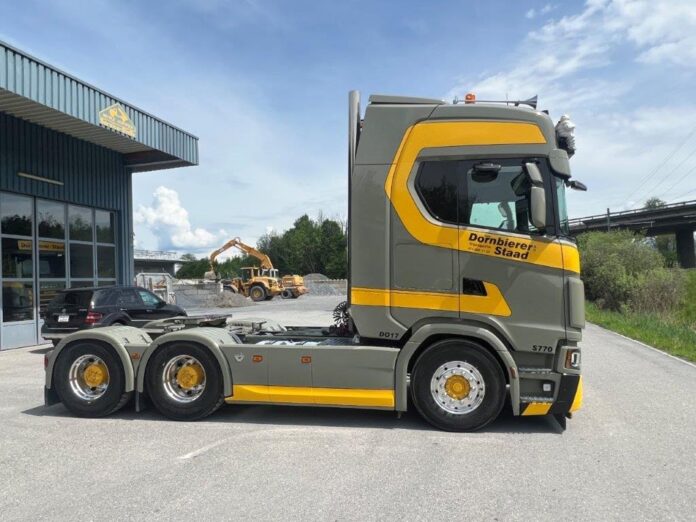 SCANIA  NEXT GEN S730 6X4 MET 4 ASSIGE DIEPLADER  DORNBIERER - Afbeelding 2
