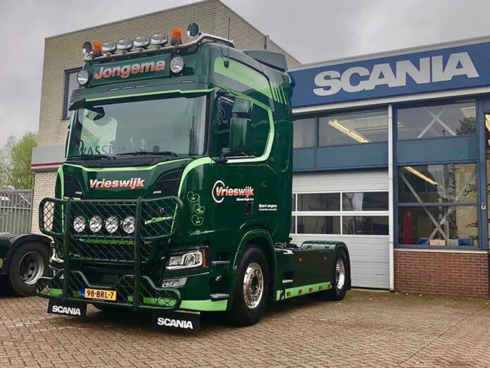 SJOERD JONGEMA TRANSPORT; SCANIA R HIGHLINE CR20H 4X2