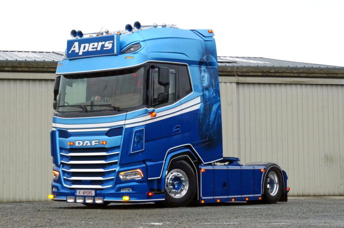 TRANSPORT APERS; DAF XG+ 4X2