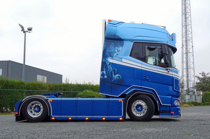TRANSPORT APERS; DAF XG+ 4X2 - Afbeelding 4