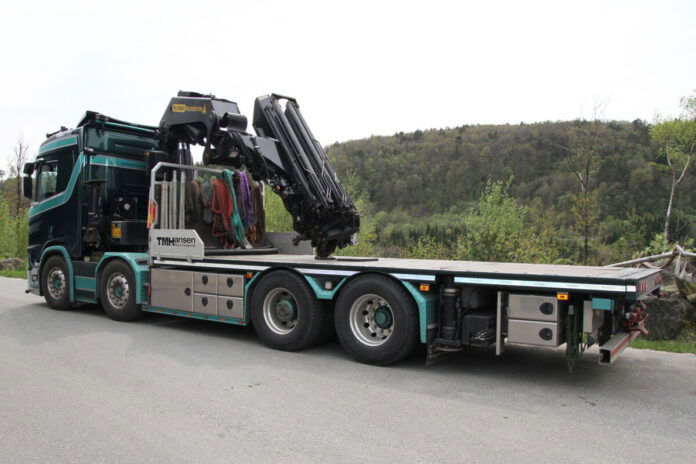 TM HANSEN; SCANIA R NORMAL CR20N RIGED FLATBED TRUCK 8X2 TAG AXLE WITH PALFINGER PK 92002 SH + JIB - Afbeelding 4