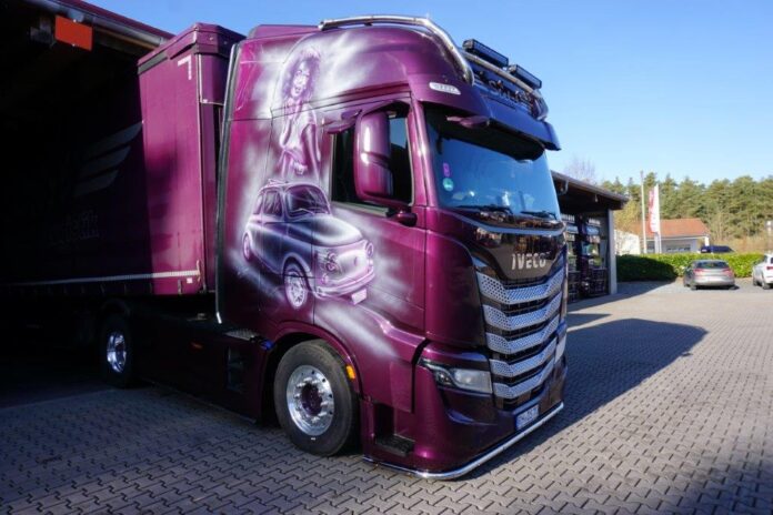 IVECO S-WAY MET 3 ASSIGE SCHUIFZEILEN OPLEGGER  STELZL - Afbeelding 4