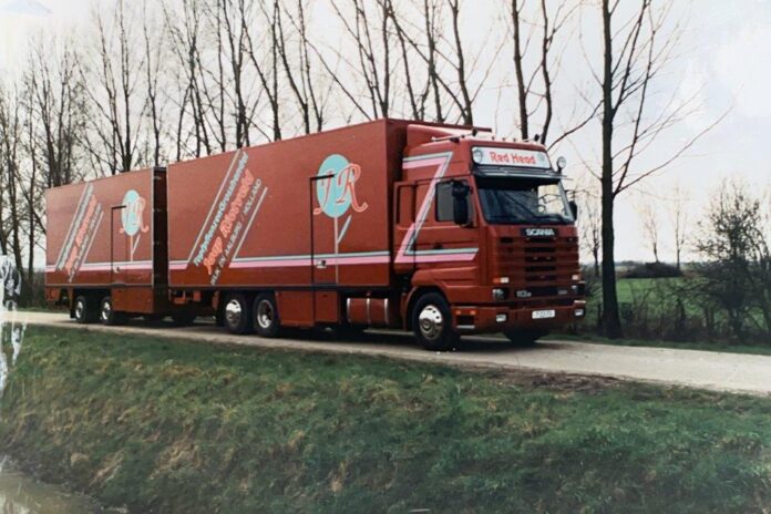 SCANIA  3 SERIE STREAMLINE MOTORWAGEN MET 2 ASSIGE WIPKAR  JAAP RIETVELD